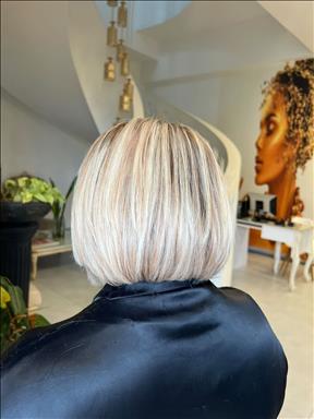 سالن زیبایی رنگ و لایت و کراتین تخصصی پردیس ظرافت  در  لاهیجان