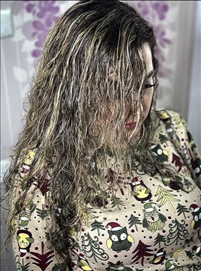 سالن زیبایی رنگ و لایت و کراتین تخصصی پردیس ظرافت  در  لاهیجان