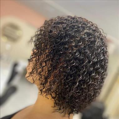 سالن زیبایی مرکز تخصصی فر دائم غزاله نازجو  در  تهران