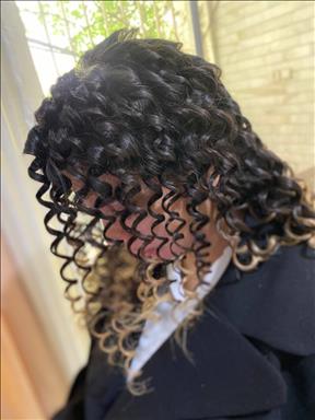 سالن زیبایی مرکز تخصصی فر دائم غزاله نازجو  در  تهران