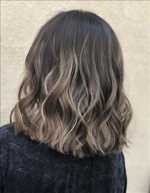 سالن زیبایی سالن زیبایی  مریم باقری  در  مشهد