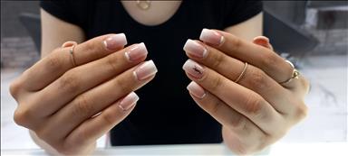 سالن زیبایی آموزش کاشت ناخن  در  لاهیجان