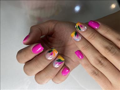 سالن زیبایی مرکز تخصصی رنگ و تراپی مو وستا  در  شهر ری