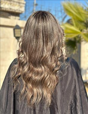 سالن زیبایی عارفه حسینی  در  اندیشه