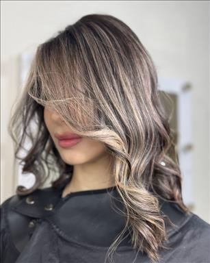 سالن زیبایی عارفه حسینی  در  اندیشه