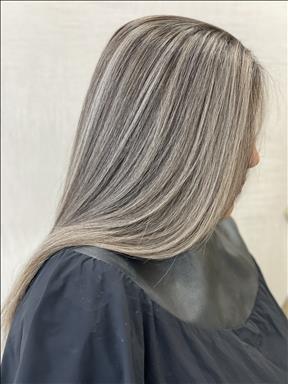 سالن زیبایی سالن زیبایی رها   در  کاشان