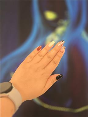 سالن زیبایی خدمات ناخن نگین نیل  در  تهران