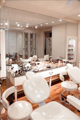 سالن زیبایی زیبایی فلورا  در  مشهد