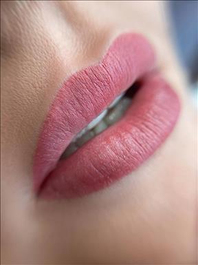 سالن زیبایی زیبایی الهه بیات  در  مشهد