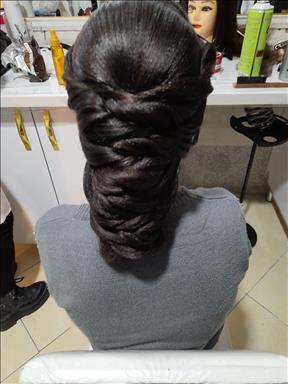 سالن زیبایی سالن زیبایی و آموزشگاه حورآفرین  در  مشهد