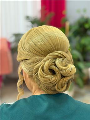 سالن زیبایی آموزشگاه سرمه خوش پسند (بامدرک فنی حرفه ای)  در  رشت