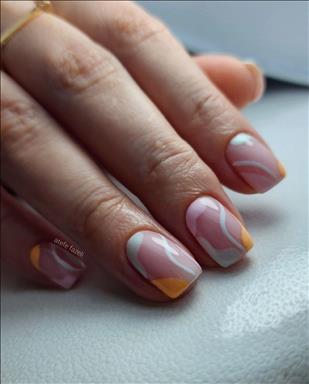 سالن زیبایی خدمات و آموزش تخصصی ناخن عاطفه فاضل  در  لاهیجان