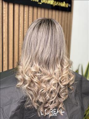 سالن زیبایی سالن زیبایی شعله پارسا  در  آمل