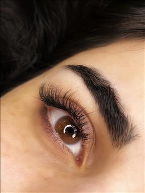 سالن زیبایی اکستنشن ندا حیدری  در  خرم آباد