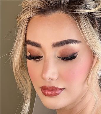 سالن زیبایی مانا حاجیان  در  اصفهان