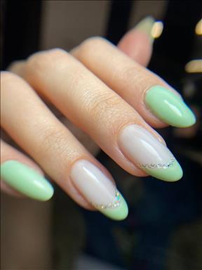 سالن زیبایی خدمات ناخن پردیس  در  آمل