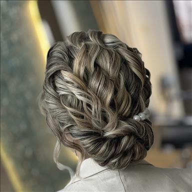 سالن زیبایی سالن عروس بارین  در  همدان