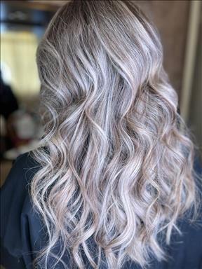 سالن زیبایی زیبایی تی تو(تخصصی رنگ و لایت)  در  مشهد