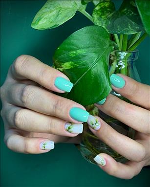 سالن زیبایی کاشت ناخن پریماه   در  مشهد