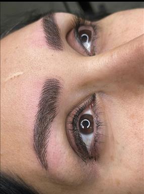 سالن زیبایی انجام خدمات تخصصی آرایش دائم   در  گلبهار