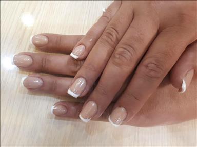 سالن زیبایی سالن آرایش و زیبایی صنم  در  کرمانشاه