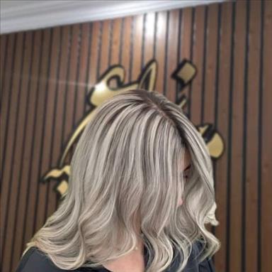 سالن زیبایی آموزشگاه و زیبایی ماهین  در  زاهدان