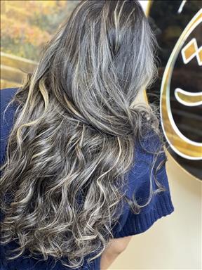 سالن زیبایی سالن زیبایی نگین طلایی  در  قم