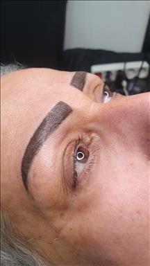 سالن زیبایی آرایش دائم هانی دلیر  در  مشهد