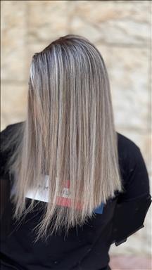 سالن زیبایی رنگ و لایت و درمان مو آزاده آزموده  در  مشهد