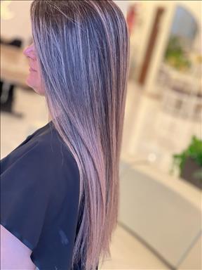 سالن زیبایی رنگ و لایت لیلا مهرانی  در  کرج
