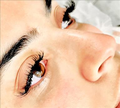 سالن زیبایی سالن عروس آناهیتا  در  شیراز