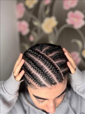 سالن زیبایی عروس رویایی   در  اندیشه