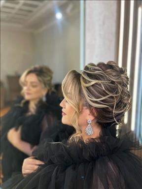 سالن زیبایی عمارت عروس سمیع انصاری  در  همدان