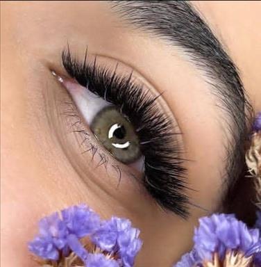 سالن زیبایی سالن عروس مونا محبی  در  کرج