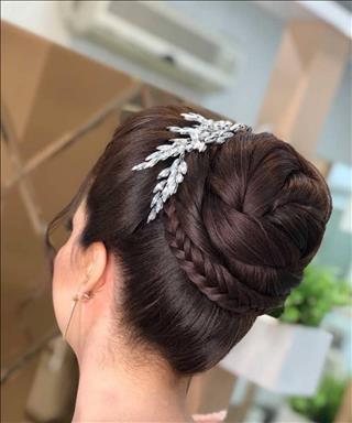 سالن زیبایی سالن عروس مونا محبی  در  کرج