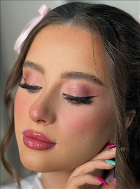 سالن زیبایی میکاپ آرتیست اصفهان  در  اصفهان