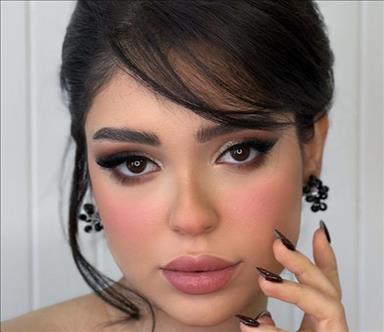 سالن زیبایی میکاپ آرتیست اصفهان  در  اصفهان