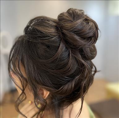 سالن زیبایی شنیون کار سمیرا جیلانی  در  صومعه سرا