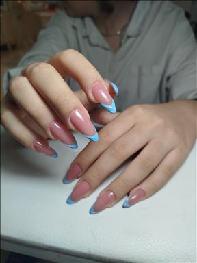 سالن زیبایی آموزش و خدمات کاشت ناخن   در  پاکدشت