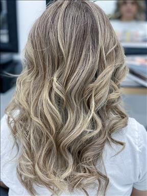 سالن زیبایی سالن زیبایی مریم ذاکری  در  گرگان