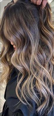 سالن زیبایی زیبایی ردگونه  در  مشهد