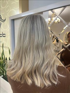 سالن زیبایی آموزشگاه تخصصی مو ماه وش  در  ساری