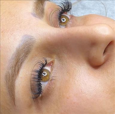 سالن زیبایی اکستنشن مژه فرزانه  در  چالوس