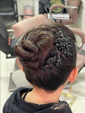 سالن زیبایی دلوین  در  کاشمر