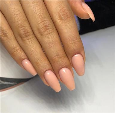 سالن زیبایی خدمات ناخن لیلیوم  در  فردیس