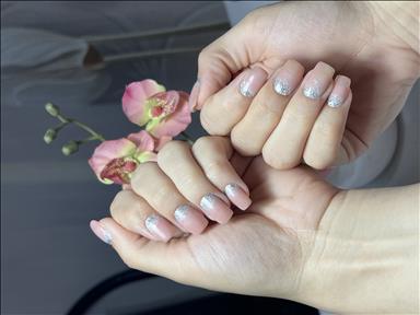 سالن زیبایی سالن زیبایی عاطفه عزیزی   در  رامسر