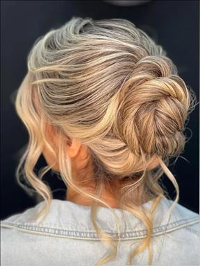 سالن زیبایی زیبایی و آموزشگاه  مریم علی آبادی  در  مشهد