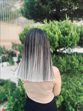 سالن زیبایی آکادمی رزطلایی  در  مشهد