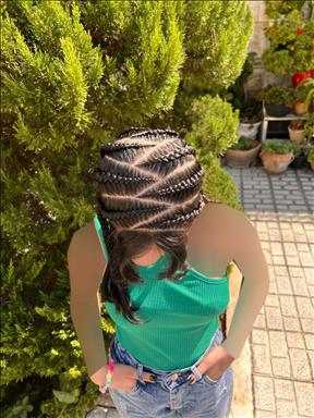 سالن زیبایی آکادمی رزطلایی  در  مشهد