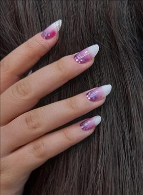 سالن زیبایی آکادمی رزطلایی  در  مشهد